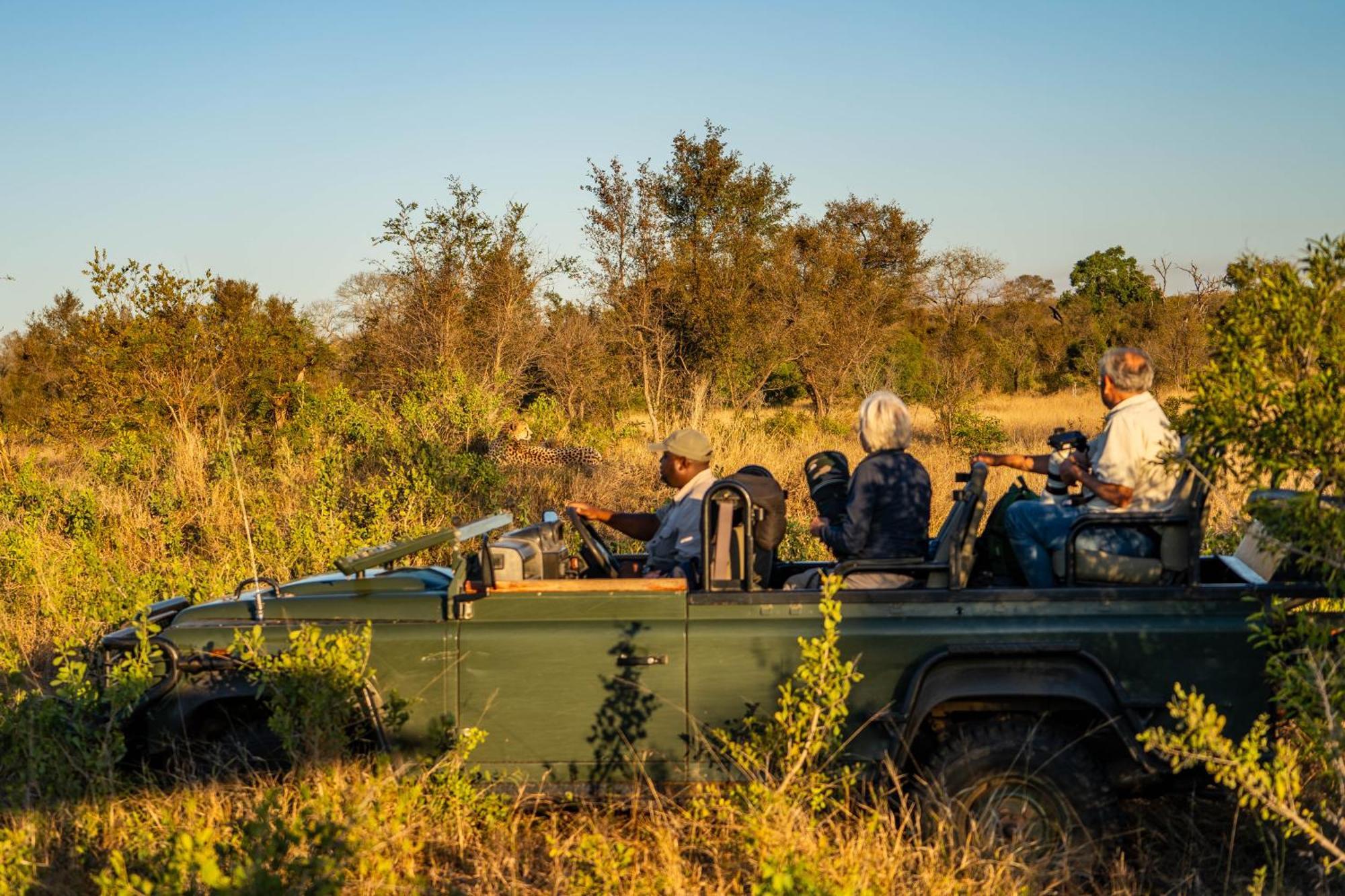 Ndzhaka Tented Camp Заповедник Маньелети Экстерьер фото