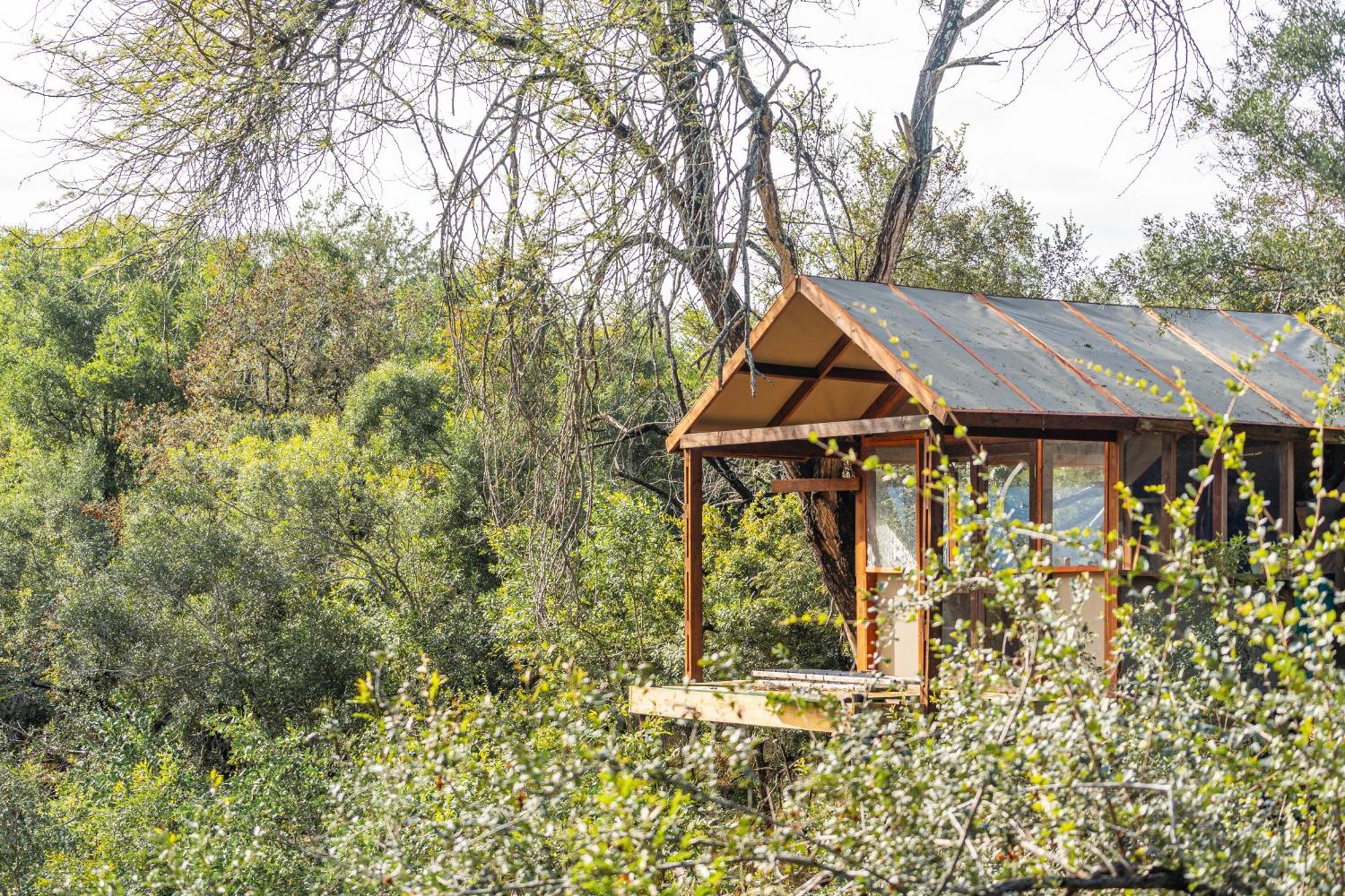 Ndzhaka Tented Camp Заповедник Маньелети Экстерьер фото